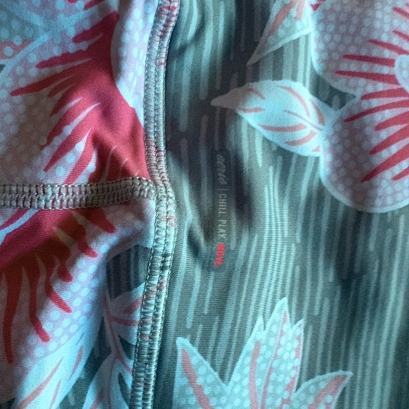 Aerie🌟🤩 Floral Leggings - Green and Pink - Picture 2 of 5